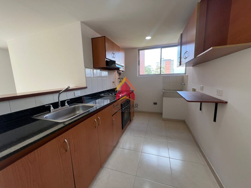 Apartamento disponible para Arriendo en Envigado Cumbres Foto numero 1