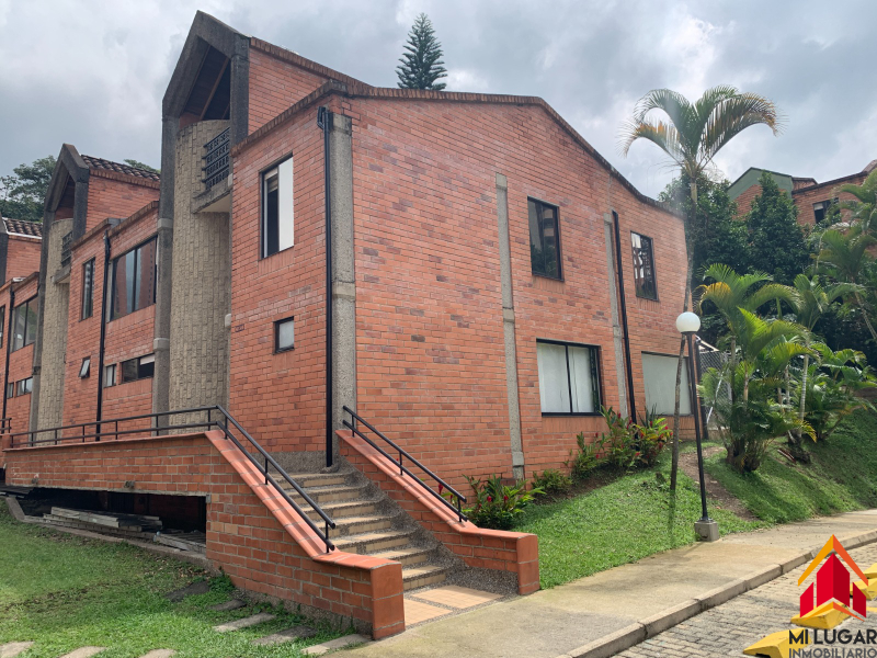 Casa disponible para Arriendo en Medellín con un valor de $10,500,000 código 2310