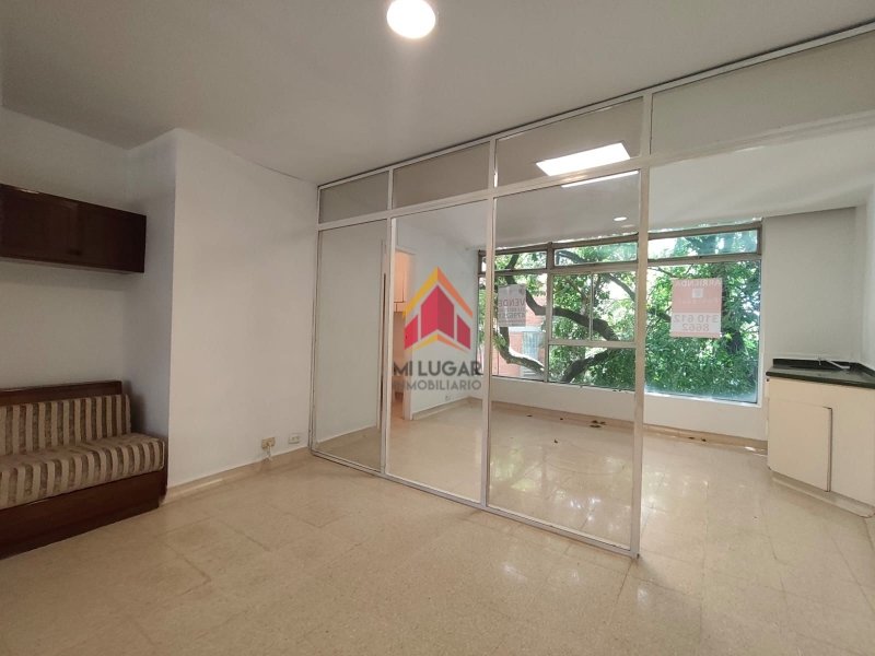 Oficina disponible para Arriendo en Medellín Laureles Foto numero 1