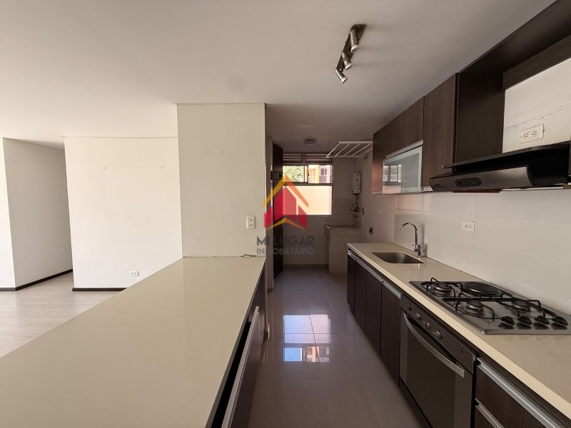 Apartamento disponible para Arriendo en Envigado con un valor de $4,000,000 código 234