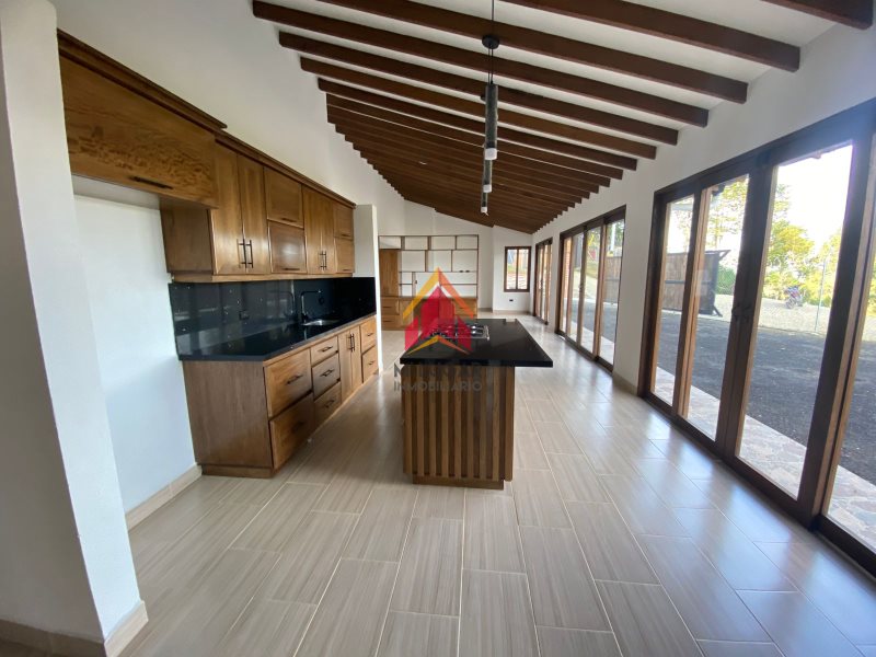 Finca disponible para Arriendo en Rionegro Rionegro Foto numero 1